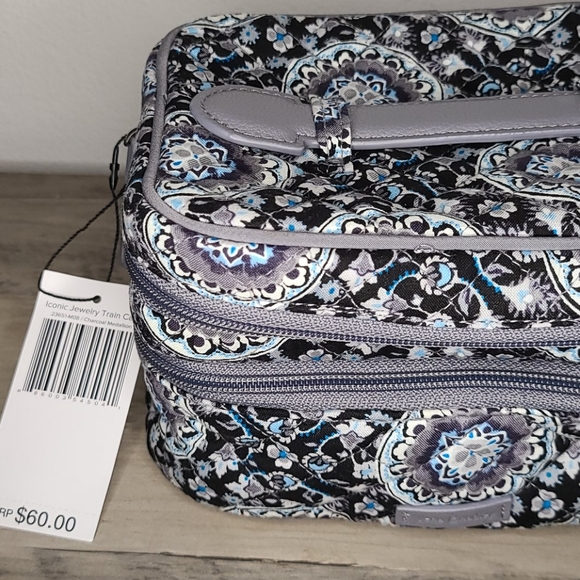 vera bradley train case